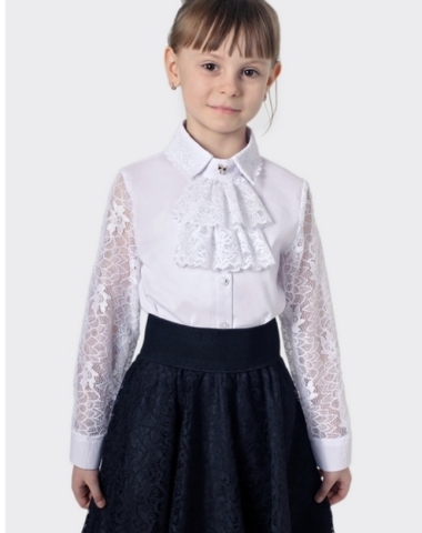 Нарядная блузка с рукавом из гипюра 