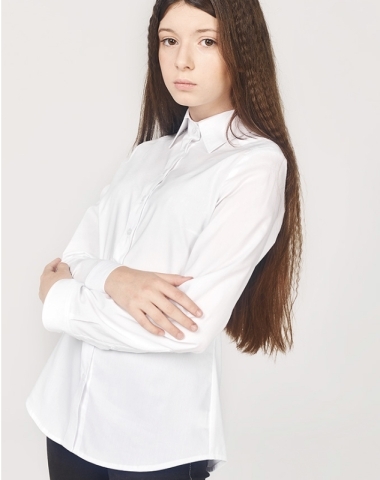 Классическая блузка полуприлегающего силуэта